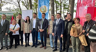 Vatandaşlara ücretsiz fidan dağıtıldı