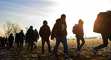 İçişleri Bakanı Yerlikaya duyurdu: Türkiye'de kayıt altında 4 milyon göçmen var!