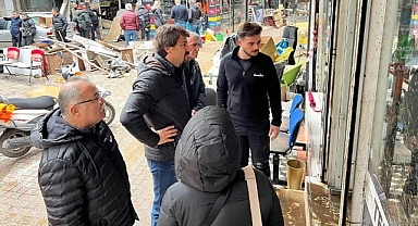 Milletvekili Eylem Ertuğrul, selden zarar gören esnaf ile bir araya geldi
