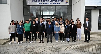 Rektör Özölçer Çaycuma Kampüsünde öğrencilerle bir araya geldi