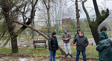 Üniversite, şiddetli yağmur ve fırtınadan olumsuz etkilendi