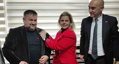 İYİ Parti'den istifa eden Belediye Meclis Üyesi CHP'ye üye oldu