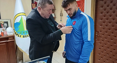 Türkiye şampiyonundan vefa