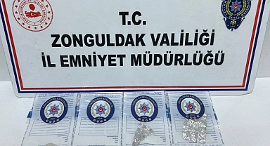 Uyuşturucu ile yakalanan 5 kişiden biri tutuklandı