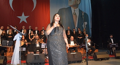 Muhteşem konserde stres attılar