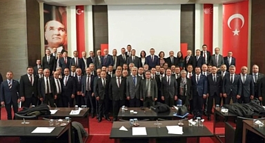 Özgür Özel, CHP Genel Merkezinde il başkanları ile toplandı