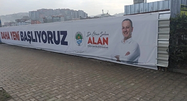 Ömer Selim Alan'ın afişleri kaldırılıyor!