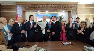 Bektaş koltuğu Dökmeci’ye devretti...