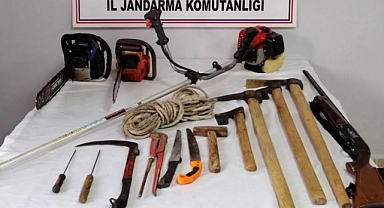 Evde ne varsa çaldılar: 2 gözaltı