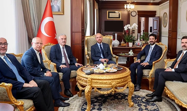 Bursa Valisi’nden Tepki Çeken Ağırlama